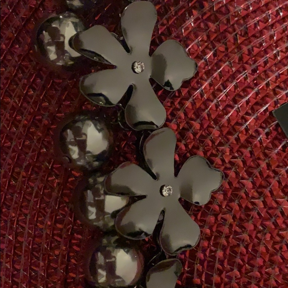 Necklace - Picture 5 of 6